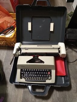 Písací stroj Nový