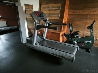 Profesionálny bežecký pás Life Fitness 97Ti