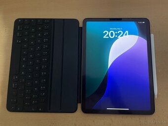 Predám iPad Air M1 so Smart Keyboard Folio a Apple Pencil