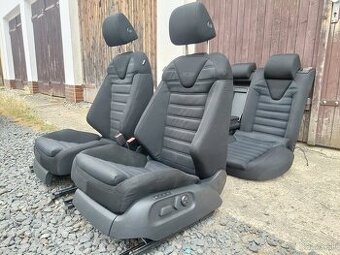 Volkswagen Passat R36 sportovní sedadla Recaro