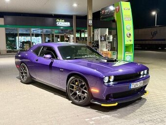 Dodge Challenger 5.7 hemi