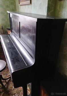 Starožitné piáno A. Ressel