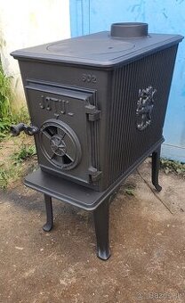 Liatinové kachle Jotul F 602 N čierný lak