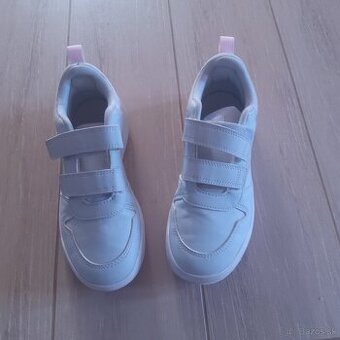 Tenisky Adidas č.33