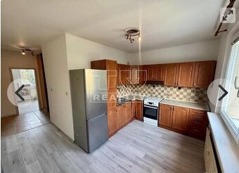 TUreality Vám ponúka na predaj PRIESTRANÝ 3-IZBOVÝ BYT S...