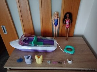 Sada 2xBarbie s člnom a doplnkami