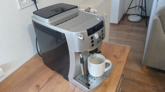 Kávovar - Delongi Magnifica S