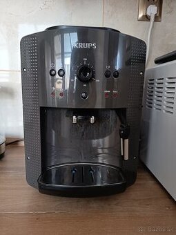 Automatický kávovar Krups Essential EA8105