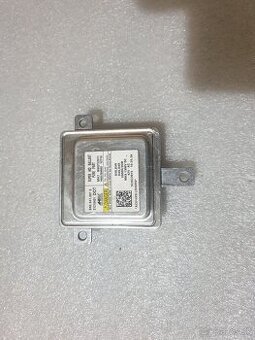 Predam riadaciu jednotku xenonov