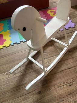 Hojdací koník dreveny