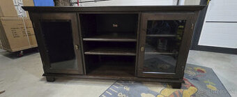 Konferenčný stolík a skrinka pod TV