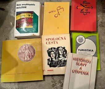 Knižky s komunistickou propagandou