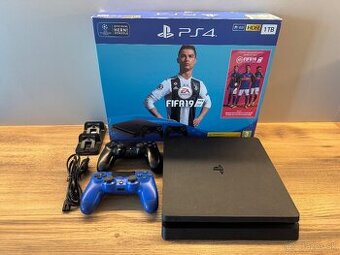 Predám PlayStation 4 Slim 1TB + 2 ovládače + krabica