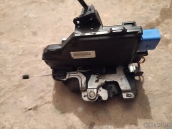 Zámky dverí Octavia 2