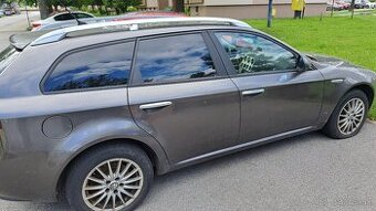 Alfa Romeo 159 1.9 JTDm 88 kW – poškodený motor - 1