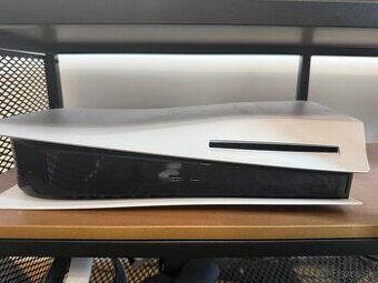 PlayStation 5 (PS5) + 2 ovládače + PS VR2 + nabíjacia stanic