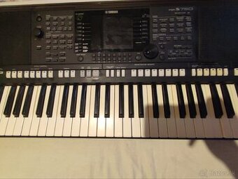Predám Yamaha psr S750 , PLNE FUNKČNÉ