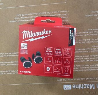 Milwaukee L4 RLEPB bluetooth slúchadlá