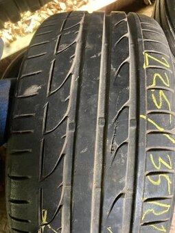225/35R18 letne