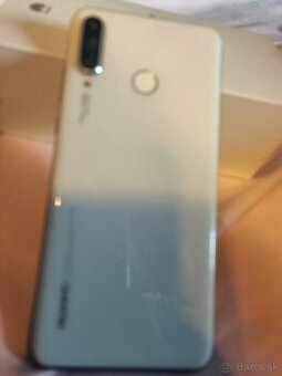 HUAWEI P30 lite s novou batériou na suciastky,nefunkcny
