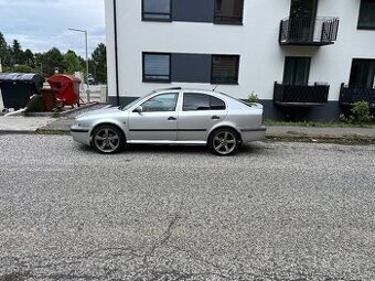 225/40 R18 - 1