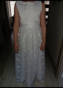 Šaty na prvé sväté prijímanie.