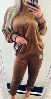 Talianska velurova suprava Min caramell