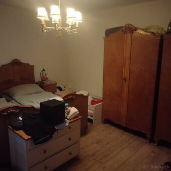 Luxusná starozirna spálňa Biedermayer