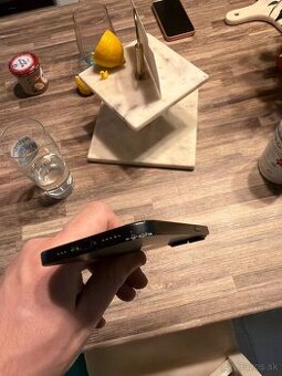 Iphone 15 - vady na zariadení