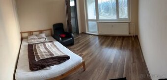 Prenájom 4-izbový byt s loggiou, Sídlisko III, Prešov