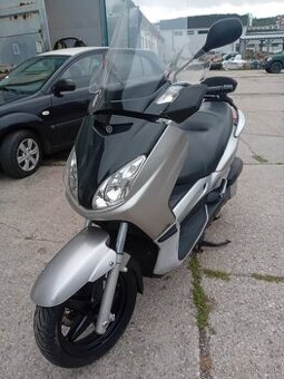 Yamaha Xmax 250