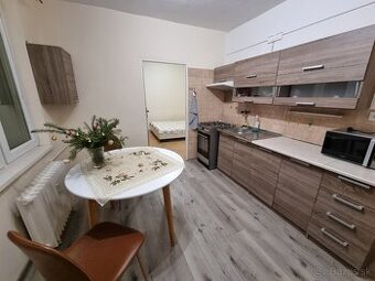 📢 NA PRENÁJOM: 2-izbový byt v centre Fiľakova (50 m²)