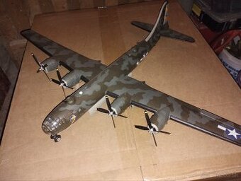 Zhotovené plastikové modely