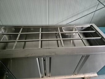 CHLADÍACÍ STÓL SALADETA 180 CM