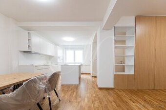 METROPOLITAN │ Krásny priestranný 3i byt v centre na PREDAJ