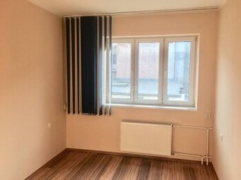 Dáme do prenájmu kanceláriu 11 m2 v centre mesta - Žilina