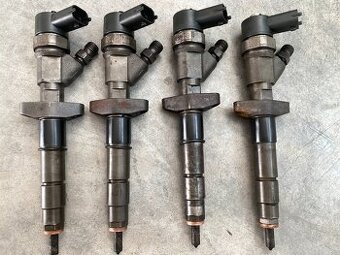 Vstrekovače 2,5 dci Renault Trafic Opel Vivaro 0445110087