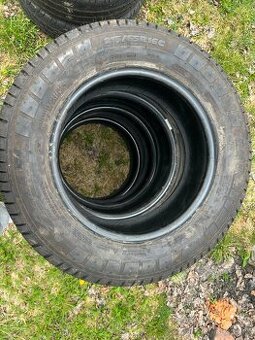 Michellin Agilis 51 - 215/65/R16C