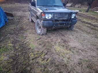 Mitsubishi pajero 2.5
