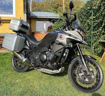 Honda VFR Crosstourer 1200-výborný stav len 31 500 km