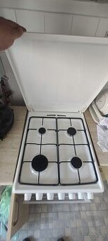 Sporák Elektrolux plynový s elektrickou rúrou + digestor