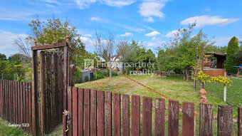 Exkluzívna záhrada s chatkou a plným vybavením v Bohdanovcia