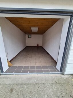 Garaz + parkovacie miesto - pri Mlynoch