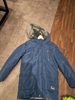 Chlapčenská zimná bunda na 13 rokov