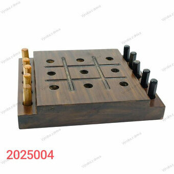 Drevená spoločenská hra piškvorky