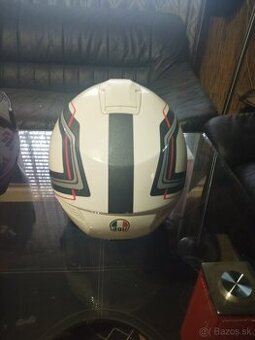 Prilba agv
