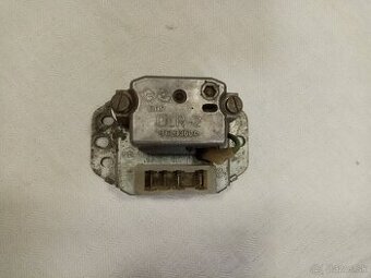 régler, regulátor dobíjania 14 V - nemecký- DDR