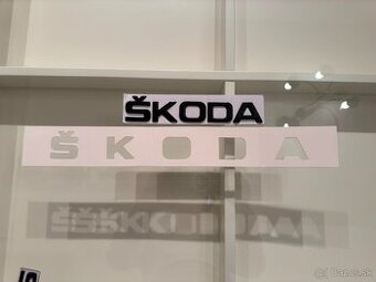 Škoda nápis velký čierny lesklý