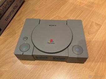 Playstation 1 s krabicou, 2x dualshock, veľa hier