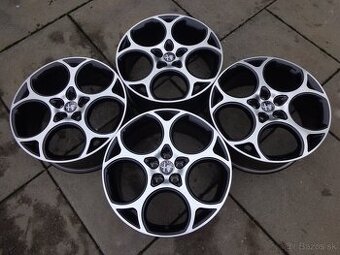 Alfa Romeo Tonale aludisky R19